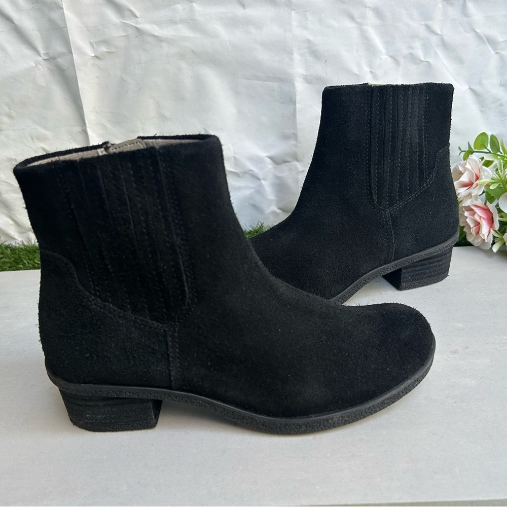 Dansko Daisie Waterproof Chelsea Boot In Black Waterproof Suede Sz 6 gently used